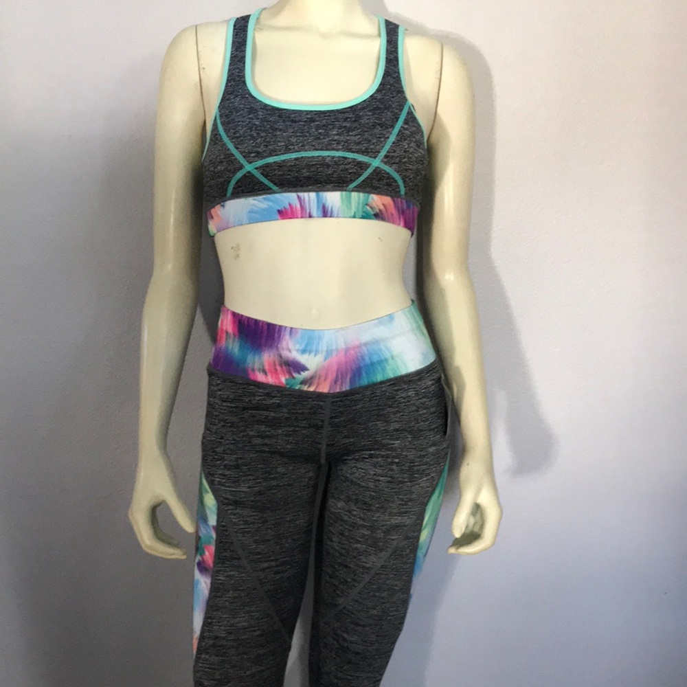 Strappy Sports Bra and Capri Workout Leggings Set